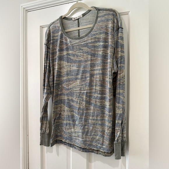 We the Free people distressed army print think king sleeve shirt top - Picture 11 of 11